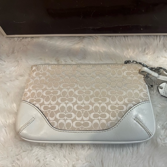 Coach Soho wristlet - Picture 3 of 7